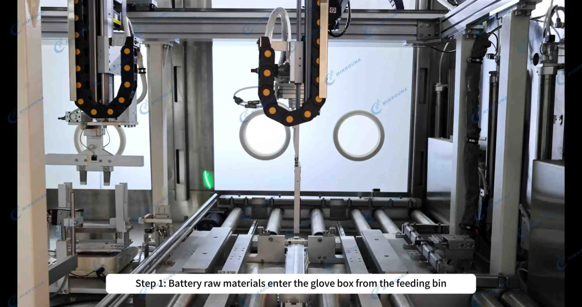 Battery raw materials enter the glove box from the feeding bin