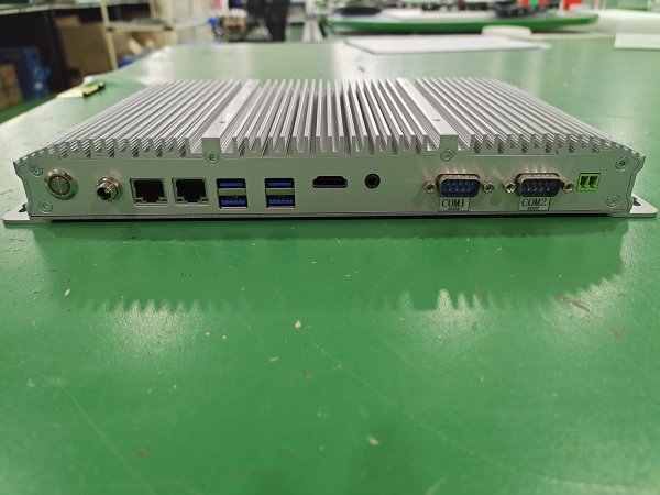 EPC-110001-無風扇嵌入式工控機