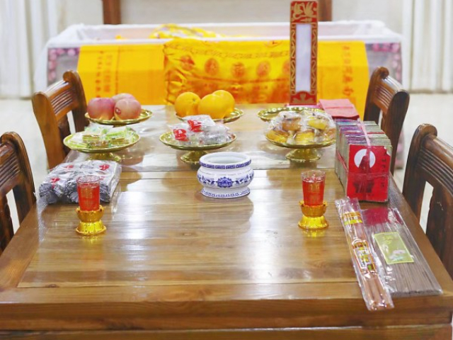 簡(jiǎn)潔葬禮上門,葬禮