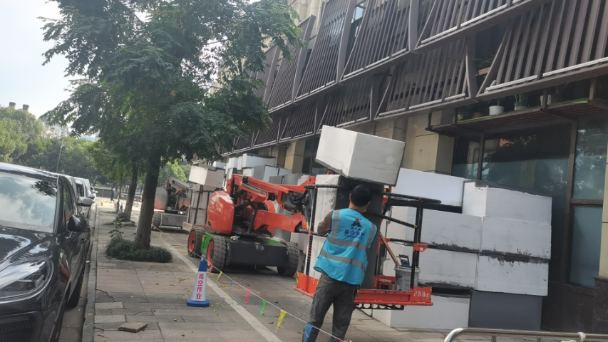 浙江建筑玻璃贴膜推荐 欢迎来电 宁波两座山建筑装饰工程供应