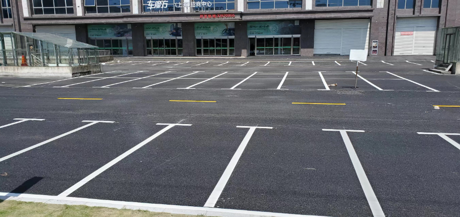 江蘇車位劃線專業(yè)供應(yīng) 上海乾鯨交通設(shè)施工程供應(yīng)
