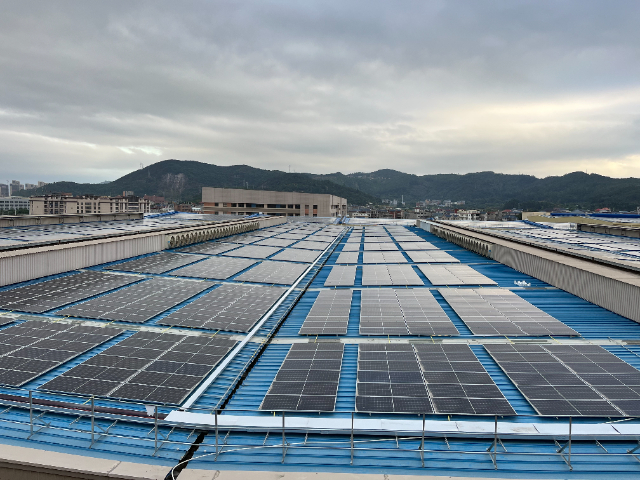 上海彩鋼瓦太陽能光伏發電上門安裝 創造輝煌 上海大傘光伏技術供應;