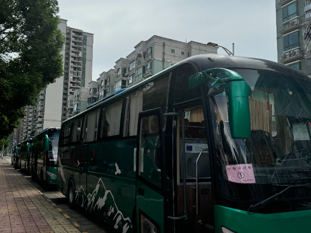 成都豪華大巴包車,大巴