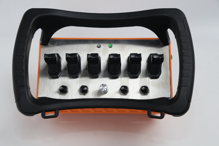 北京無(wú)線(xiàn)工程車(chē)輛遙控器價(jià)錢(qián) 歡迎咨詢(xún) 南京夏鼎電子科技供應(yīng)