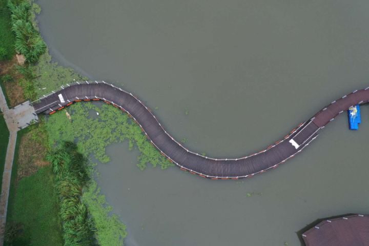 貴州供應(yīng)水上浮橋價格,水上浮橋