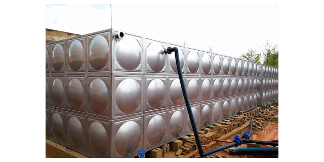 重庆卧式滚塑水箱市场价 值得信赖 四川康宏包装容器供应