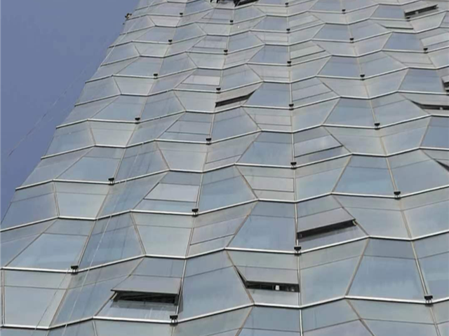徐汇写字楼高空玻璃外墙风电塔清洗 上海华誉环境服务供应