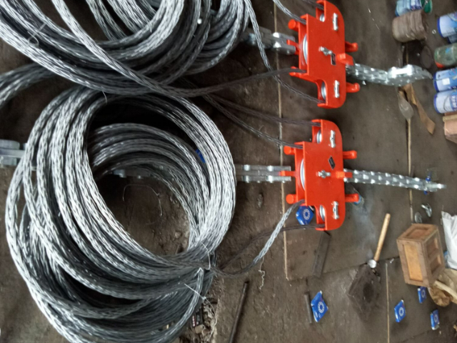 湖北導(dǎo)線走板防捻器作用 值得信賴 寧波東環(huán)電力科技供應(yīng)