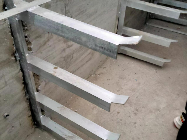 寧波定制熱鍍鋅鋼管橋架 貼心服務(wù) 寧波東環(huán)電力科技供應(yīng)