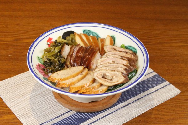 肥肠叉烧双拼饭