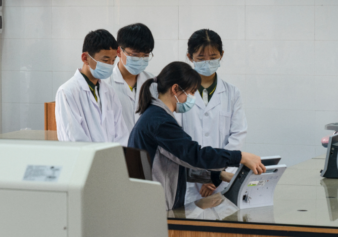 心电图仪医疗设备培训教育指导 广东德鑫医疗科技供应