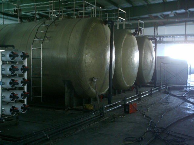 内蒙古玻璃钢现场缠绕氮封水箱定制,氮封水箱
