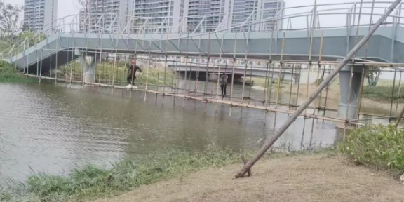 栖霞区工地钢管脚手架参考价格 南京久稳脚手架工程供应;