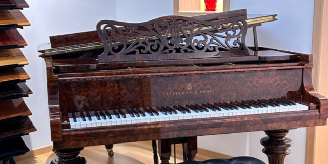 双流区珠江立式钢琴价格 四川盛音乐器供应