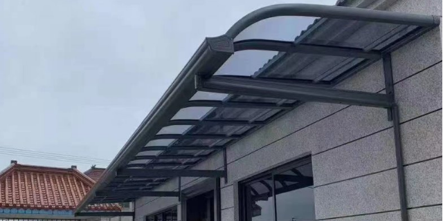 佛山隔熱雨棚價(jià)格 廣東蔚藍(lán)新型建材供應(yīng)