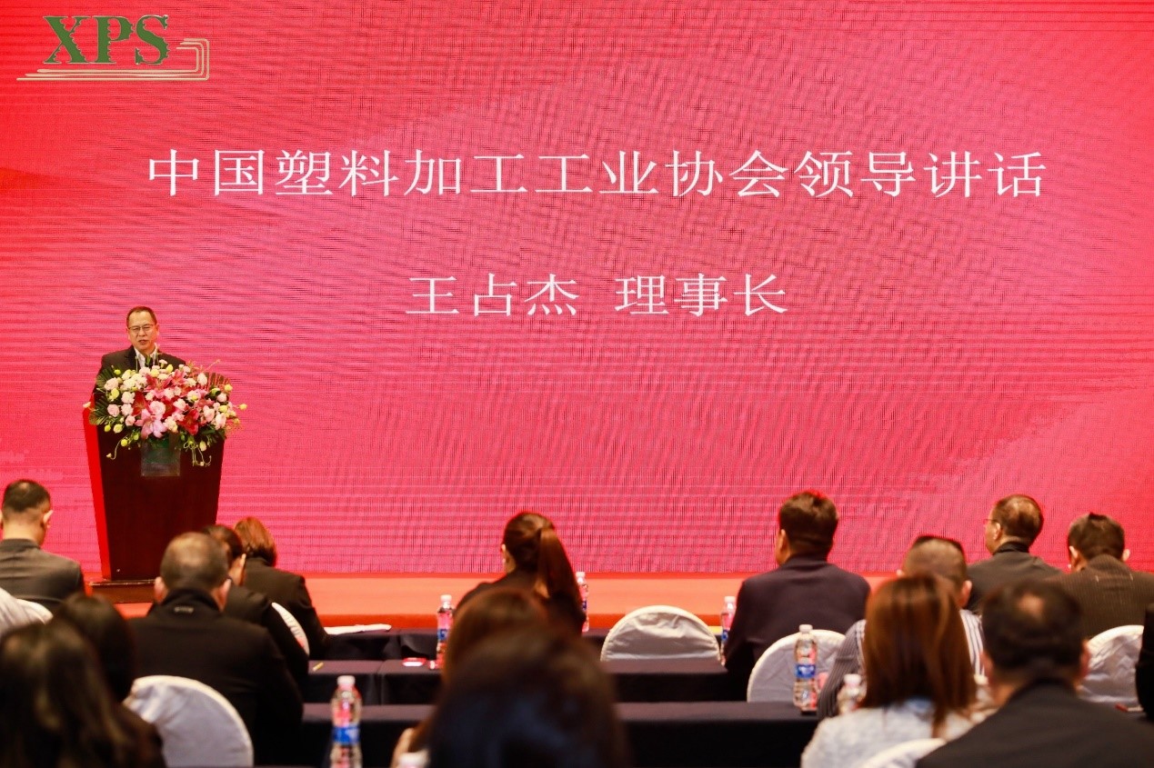 王占杰.jpg 王占杰.jpg