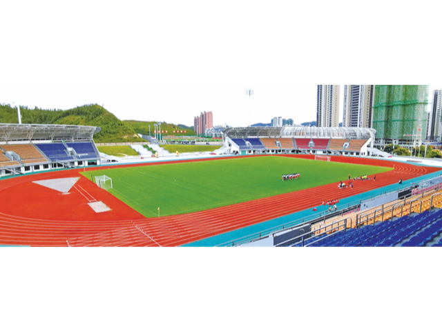 西安台湾草足球场翻修施工,足球场