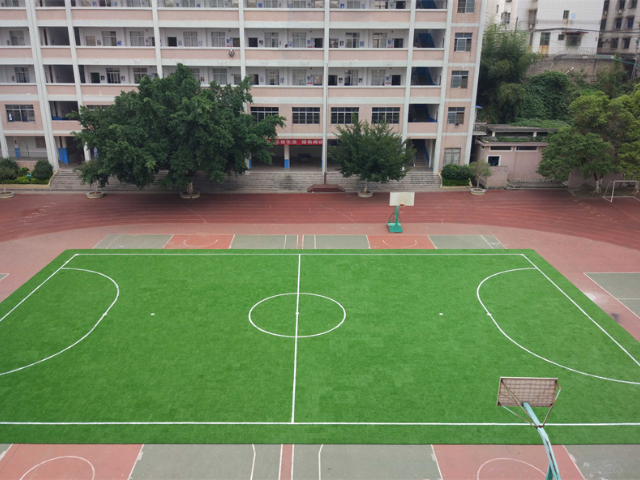 上海垒球场草坪施工方案