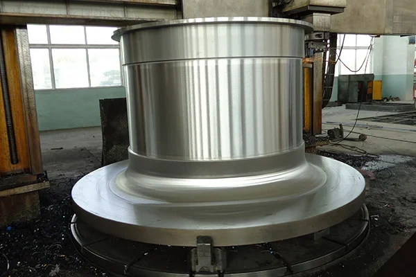 Ball mill hollow shaft