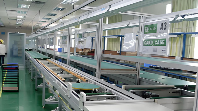 四川學(xué)校食堂餐具傳送帶費(fèi)用 來電咨詢 廣東省瑞寶廚具供應(yīng)