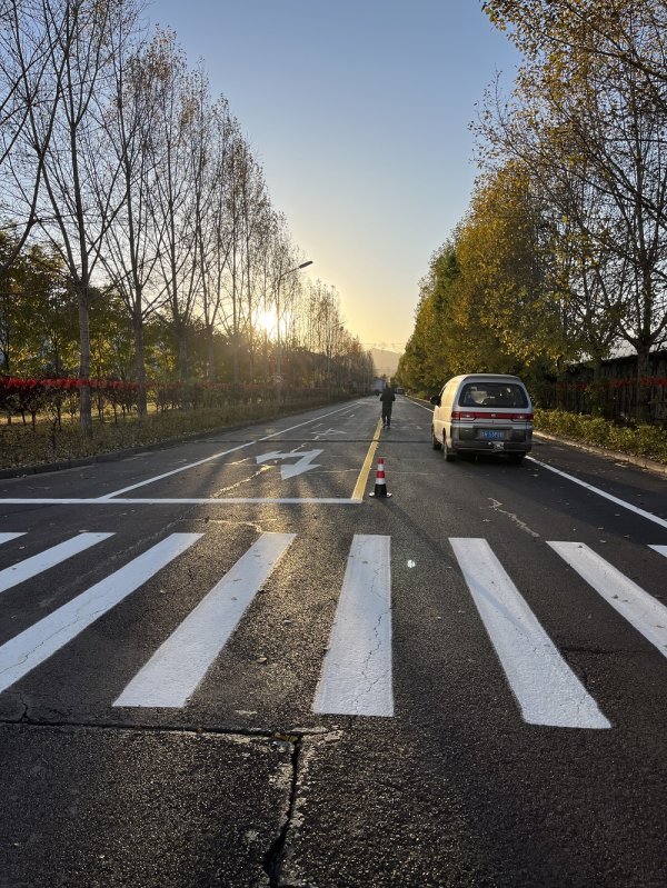 工廠廠區(qū)道路劃線