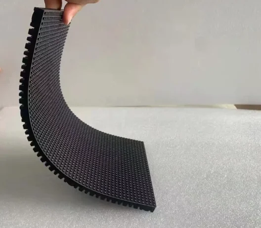 相比硬性LED軟模組，LED軟模組在顯示效果上有哪些優(yōu)勢和特點(diǎn)？