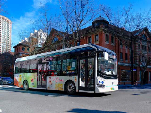 虹口区双层巴士广告设计 上海市天迪广告供应