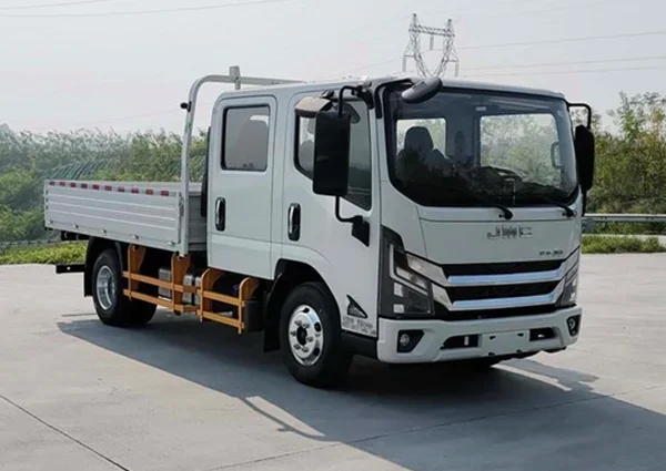 Jiangling Double row cargo truck 5 persons diesel front rear drive 4×2 manual transmission
