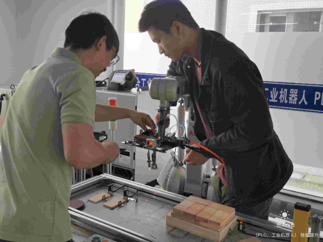 四川工业机器人维修工业机器人包学会为止 创新服务 四川匠人组合教育咨询供应