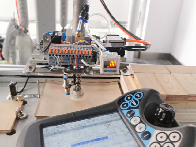 四川匠人工业机器人焊接技术工业机器人工程师培训,工业机器人