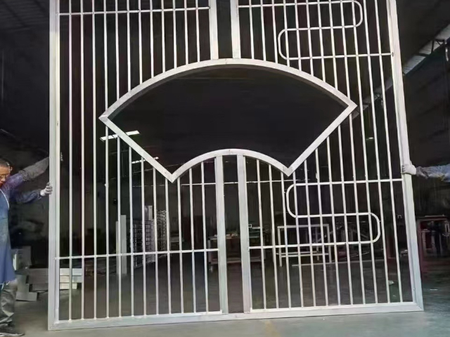 佛山木紋色鋁窗花報價 佛山鋁城鼎盛建材供應