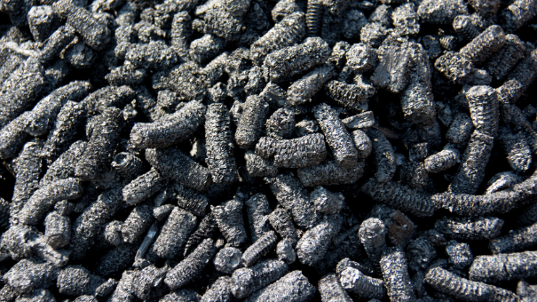 云南树苗生物质炭怎么制作,生物质炭