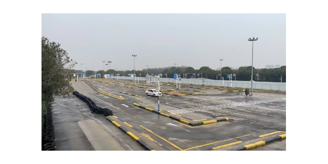 上海正规学手动挡场地 诚信经营 上海春申驾驶员教考供应;