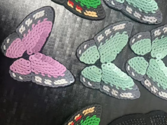 上海晚禮服電腦繡花公司 服務(wù)為先 深圳市瀚元紡織供應(yīng)