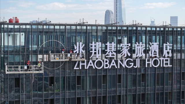 深圳幕墻發(fā)光字資質(zhì) 來(lái)電咨詢 亮彩標(biāo)識(shí)工程供應(yīng)
