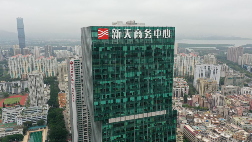 商业街楼体发光字拆卸