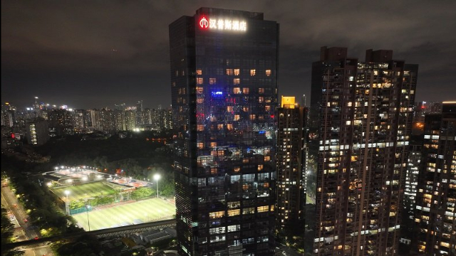 深圳商務(wù)中心幕墻發(fā)光字定制 亮彩標(biāo)識(shí)工程供應(yīng)