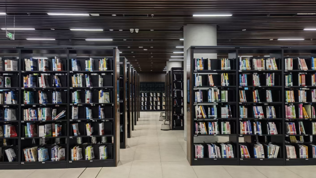 浙江图书馆现代化智能书架借阅趋势,智能书架