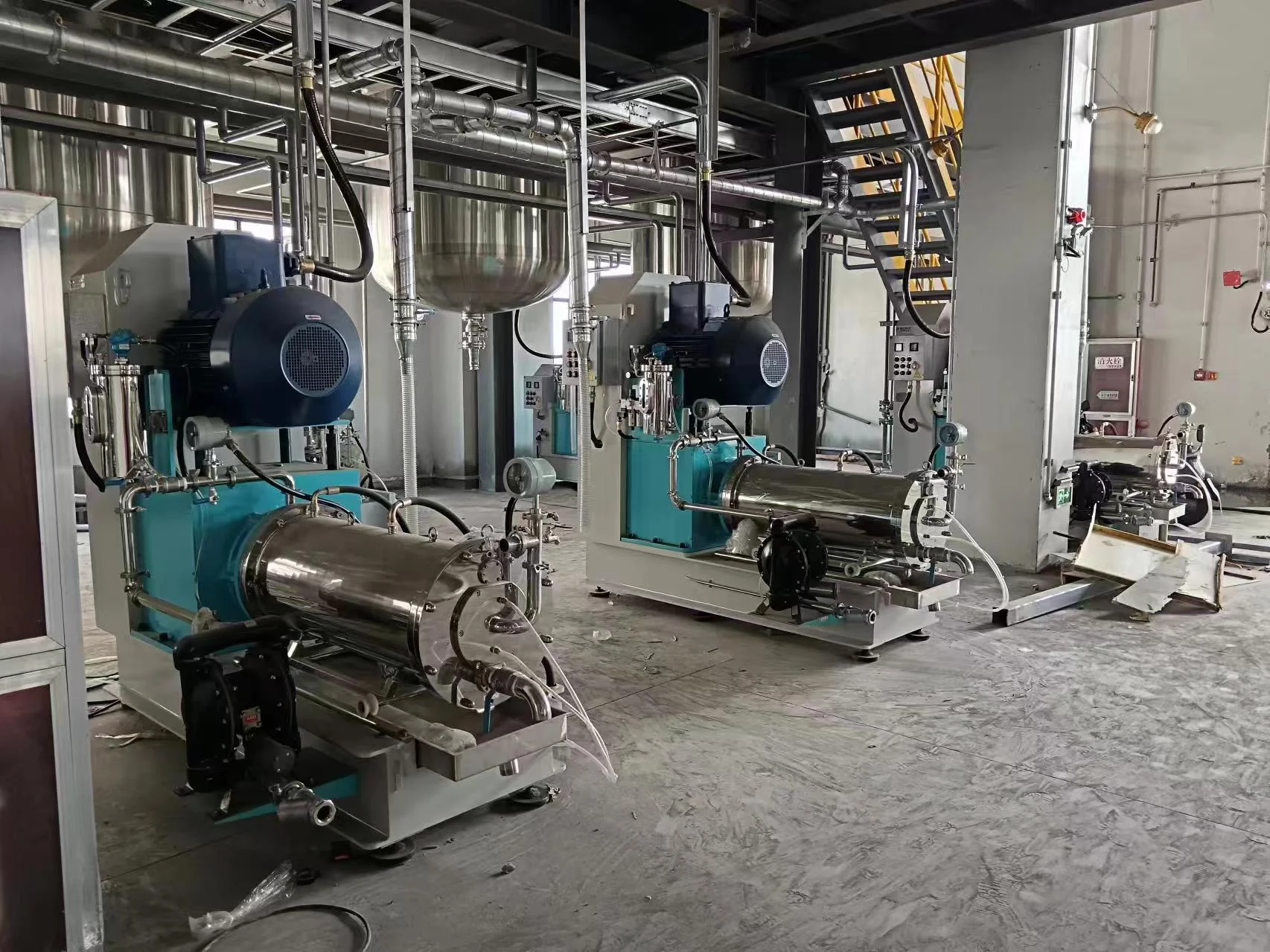 想上設(shè)備，如何選擇砂磨機(jī)生產(chǎn)廠(chǎng)家？