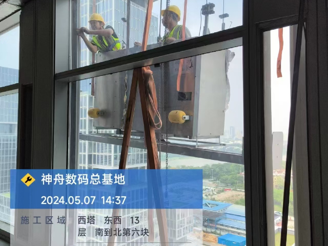 重庆写字楼幕墙超大玻璃更换 欢迎咨询 广东锐进建设工程供应