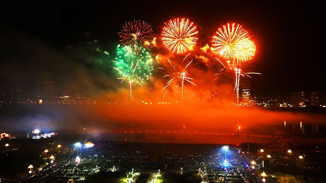 How to create an unforgettable fireworks drone light show?