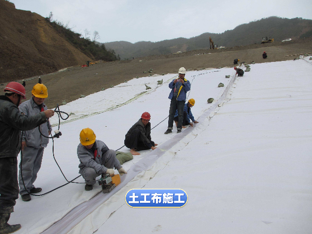 重慶短纖土工布廠家直銷 來電咨詢  成都新路恒供應(yīng)