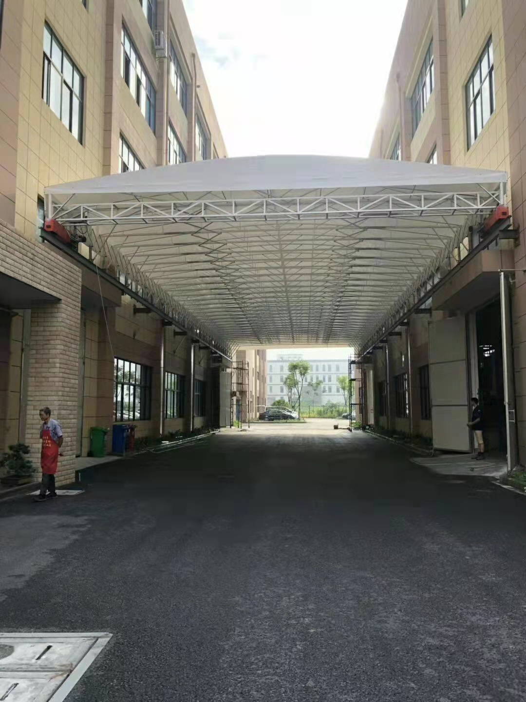 自动伸缩雨棚_上海金适遮阳制品有限公司