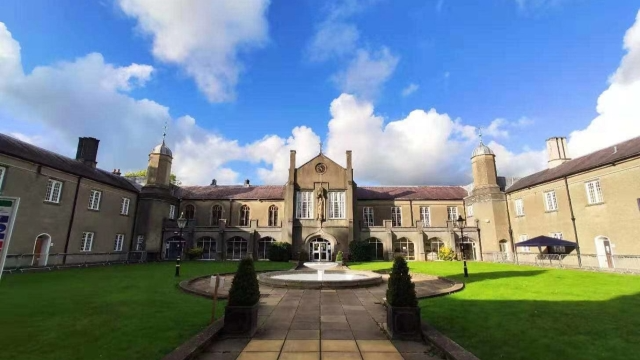 上海英國(guó)碩士留學(xué)簽證怎么辦 威爾士三一圣大衛(wèi)大學(xué)供應(yīng)