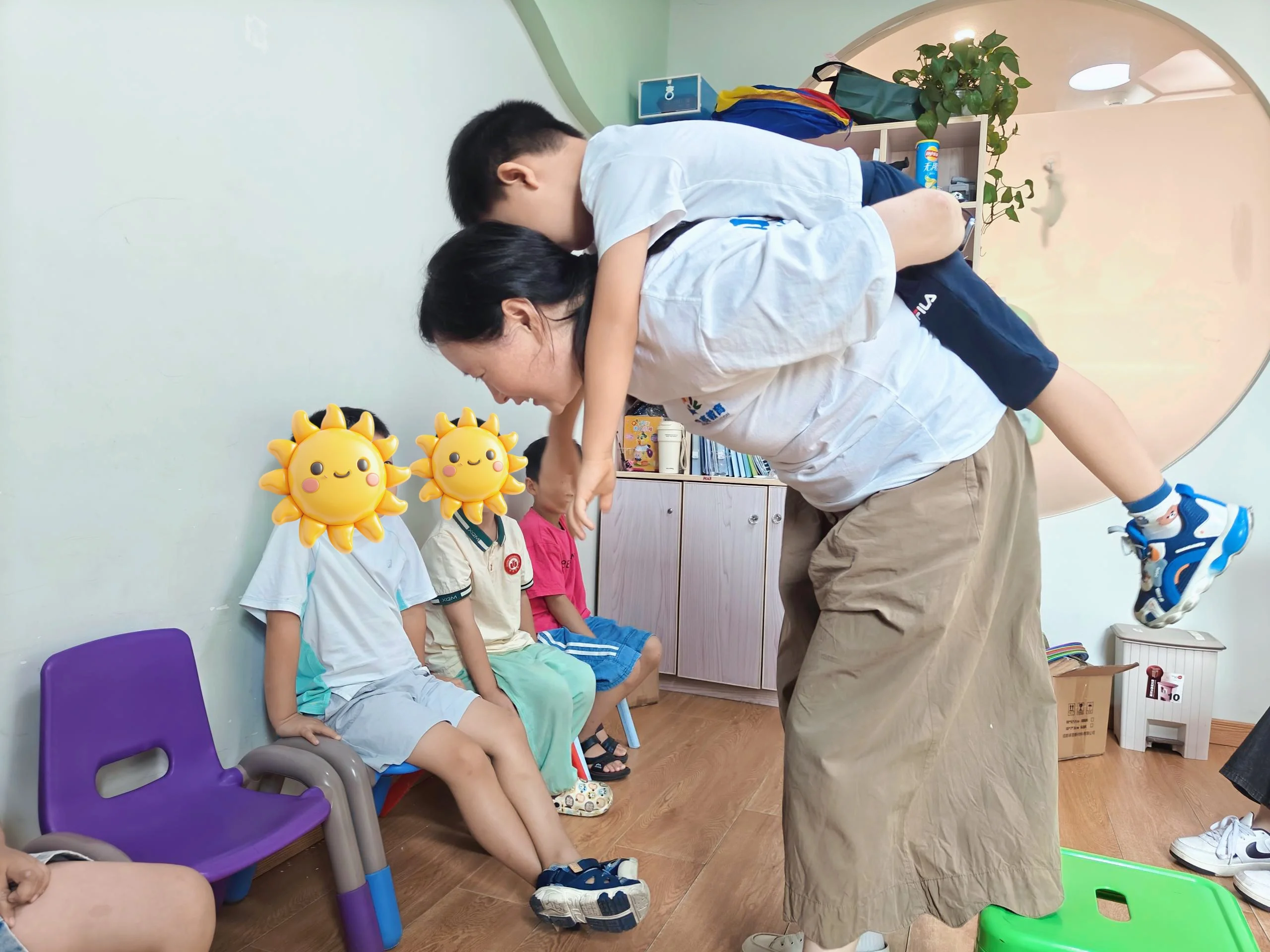 培養(yǎng)孩子的人際交往能力，這么做效果立竿見影！