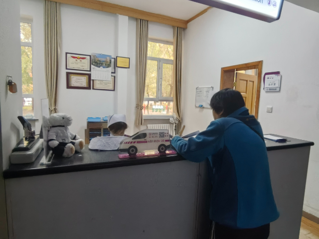 江蘇專注接老人出院救護(hù)車服務(wù)電話 創(chuàng)新服務(wù) 江蘇方舟健康管理供應(yīng)